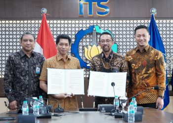 Foto bersama usai penandatanganan naskah kesepakatan bersama antara ITS dengan PT Wika Gedung Tbk.