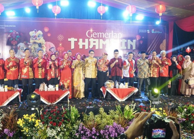 Perayaan Imlek dan Cap Go Meh yang dikemas dalam acara Gemerlap Thamrin di Jalan MH Thamrin Bojonegoro.