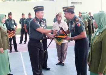 Sertijab yang dilaksanakan di Kodim Bojonegoro. Ada sepuluh jabatan Danramil dan perwira staf di lingkup Kodim 0813 Bojonegoro diserahterimakan kepada pejabat baru.