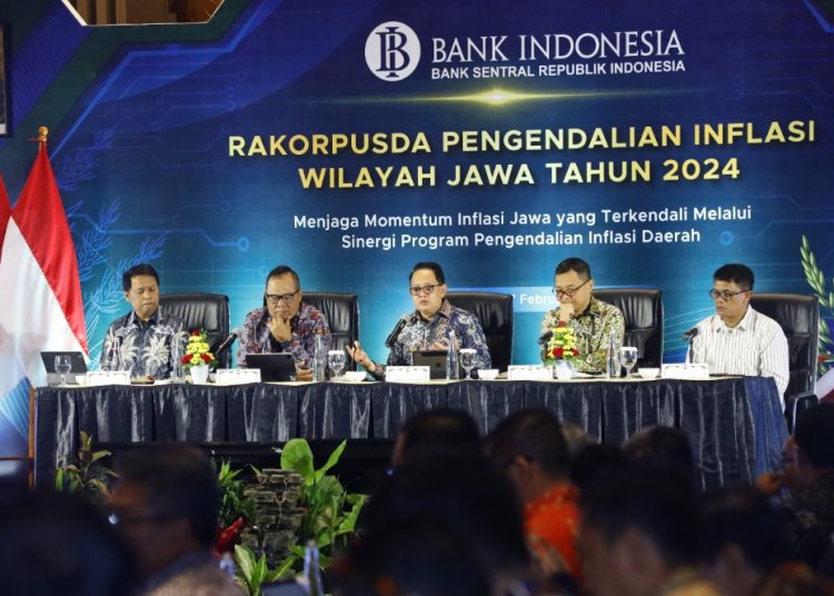 Rapat koordinasi pusat dan daerah Bank Indonesia dalam rangka pengendalian inflasi wilayah Jawa Tahun 2024 di Hotel Mercure Malang.