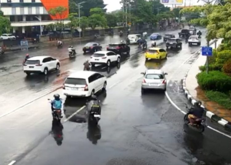 Kawasan bundaran Taman Pelangi Surabaya.