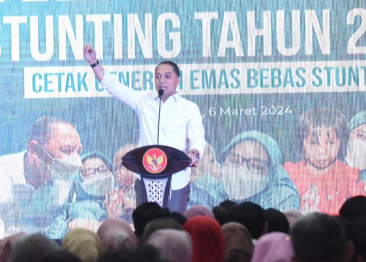 Wali Kota Surabaya Eri Cahyadi saat rembuk stunting tahun 2024 di Graha Sawunggaling.