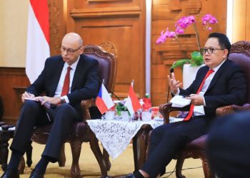 Pj Gubernur Jawa Timur Adhy Karyono menerima kunjungan kerja Duta Besar (Dubes) Republik Ceko untuk Indonesia Jaroslav Dolecek.