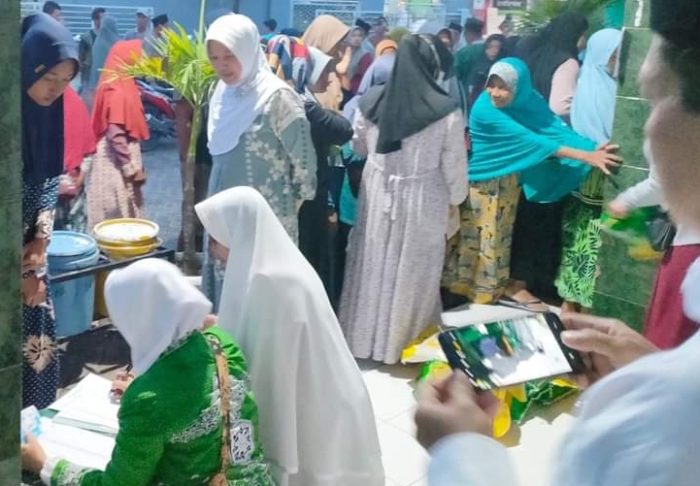 Pasar murah yang dilaksanakan Pemkab Bojonegoro dalam upaya menekan inflasi.
