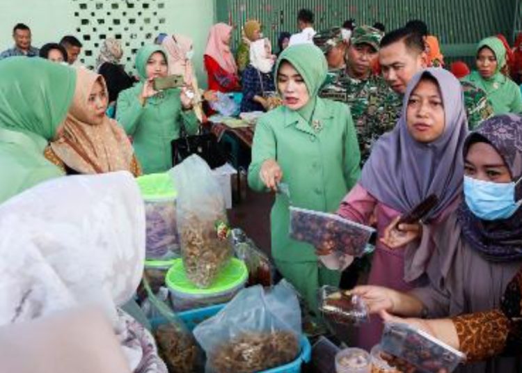 Bazar TNI yang dilakukan di Kodim Bojonegoro.