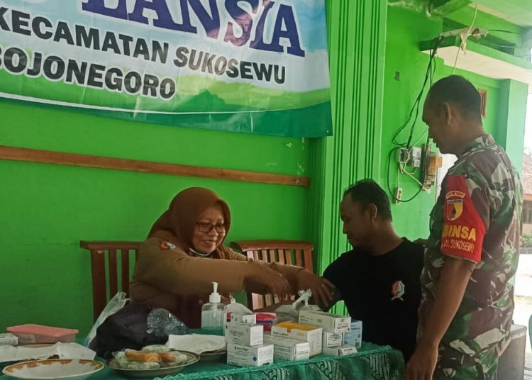 Pendampingan kegiatan Posyandu Lansia di Balai Desa Sumberjokidul, Kecamatan Sukosewu  Bojonegoro.