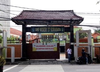 Foto ilustrasi, salah satu SMP negeri di Kota Surabaya.