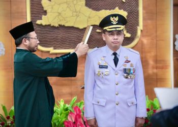 Pengambilan sumpah jabatan Eddy Supriyanto sebagai Pj. Wali Kota Madiun di Gedung Negara Grahadi, Surabaya.