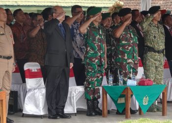 Bobby Soemiarsono pada acara serah terima jabatan (sertijab) Pangdivif 2 Kostrad di Madivif 2 Kostrad