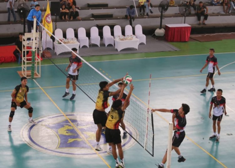 Kejuaraan Bola Voli Piala Wali Kota Surabaya antarklub U-17 se-Kota Surabaya di Gedung Olahraga Pancasila.