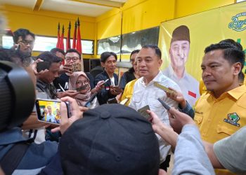 Eri Cahyadi bersama Ketua DPD Partai Golkar Surabaya Arif Fathoni.
