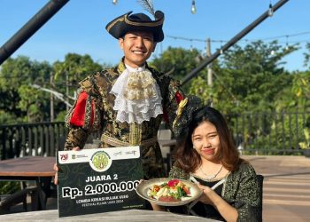 Yogi Arja Ginanjar dan Benita Myra Nugroho Perwakilan Grand Swiss-Belhotel Darmo di Festival Rujak Uleg 2024.