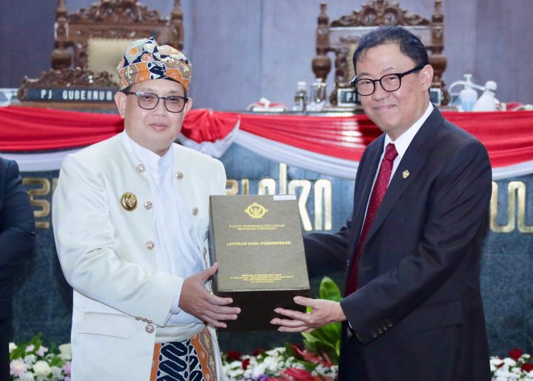 Pemerintah Provinsi Jatim kembali meraih predikat opini Wajar Tanpa Pengecualian (WTP) ke sembilan kalinya secara berturut turut.