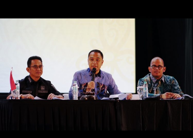 Wali Kota Surabaya Eri Cahyadi dalam sidang pleno Rakernas XVII APEKSI 2024 di Kota Balikpapan, Kalimantan Timur.