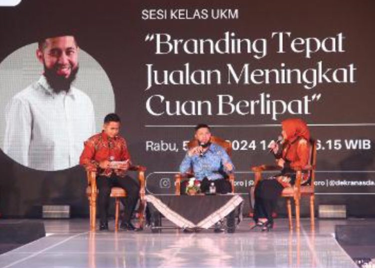 Kelas pengembangan brand UMKM dalam rangkaian Pekan Batik Daerah Budaya Bangsa di Bojonegoro.