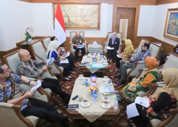 Audiensi perwakilan Unair dengan Pj Sekretaris Daerah Provinsi Jawa Timur Bobby Soemiarsono.