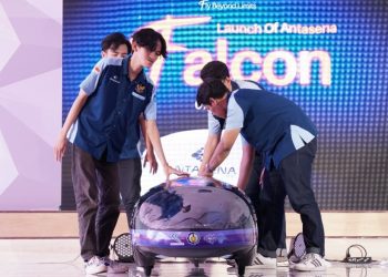 Peluncuran mobil Antasena Falcon di gedung Research Center ITS.