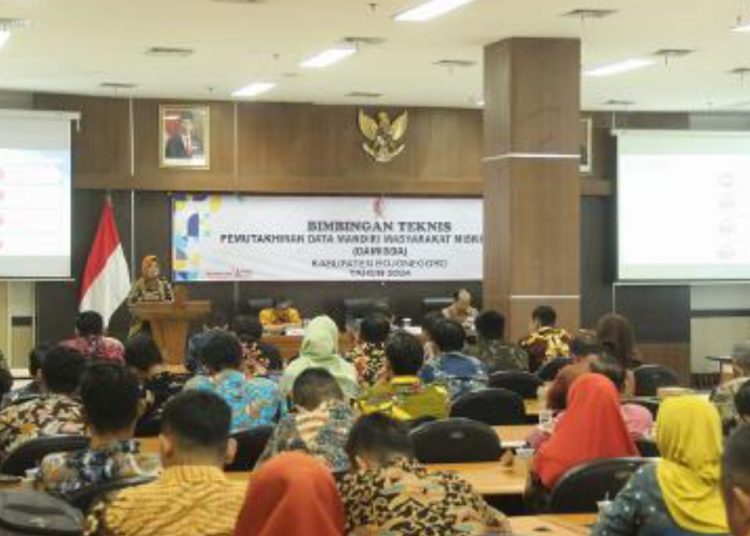 Bimtek Pemutakhiran Data Mandiri Masyarakat Miskin Daerah di Partnership Room lantai 4, gedung Pemkab Bojonegoro.