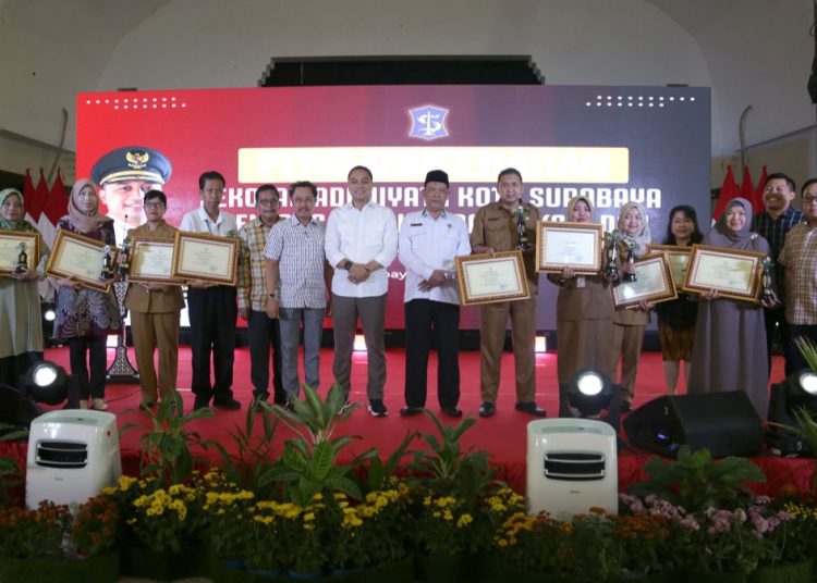 Penganugerahan Sekolah Adiwiyata jenjang SD dan SMP tahun 2024 di gedung Balai Pemuda.