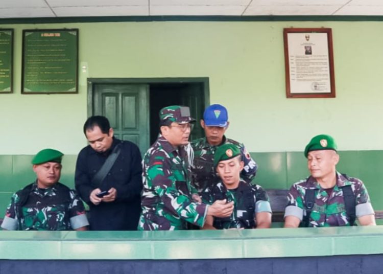 Inspeksi mendadak  pengecekan handphone milik prajurit Kodim Bojonegoro.