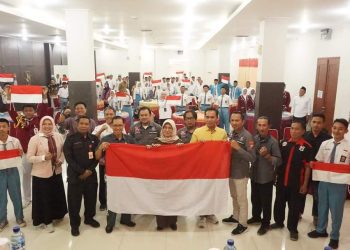 Foto bersama para peserta focus group discussion bertema ‘Pencegahan Intoleran, Radikalisme dan Terorisme Dalam Menjaga Kondusifitas Wilayah Kabupaten Bojonegoro’ di meeting room Hotel Bonero Bojonegoro.