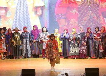 Salah satu kegiatan yang dilaksanakan dalam Gebyar Wirausaha Perempuan di kompleks Alun-alun Balai Pemuda Surabaya.