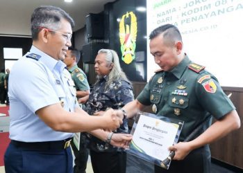 Penyerahan penghargaan atas gelaran Lomba Karya Jurnalistik program TMMD ke-120 di aula AH Nasution Mabes AD Jalan Veteran Raya, Gambir, Jakarta Pusat.