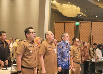 Pj Sekdaprov Jatim Bobby Soemiarsono pada Pelaksanaan Monev Asistensi Instansi Pemerintah Wilayah II di Vasa Hotel Surabaya.