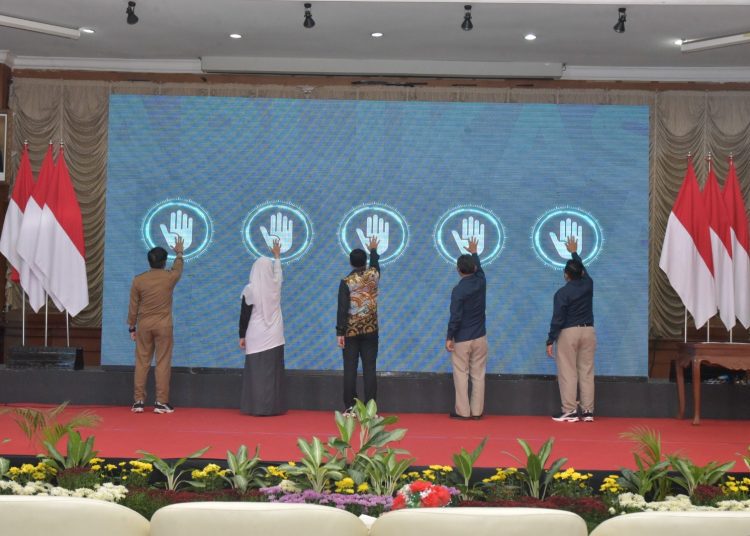 Pencanangan Kelurahan Cantik di Graha Sawunggaling, lantai 6 Pemkot Surabaya.