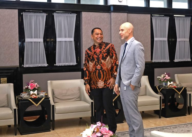Wali Kota Surabaya Eri Cahyadi bersama Konsulat Jenderal Amerika Serikat di Surabaya, Christopher Green.
