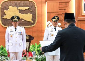 Pelantikan Muhammad Hadi Wawan Guntoro sebagai Pj Bupati Bondowoso dan Teguh Narutomo sebagai Pj Bupati Jombang.