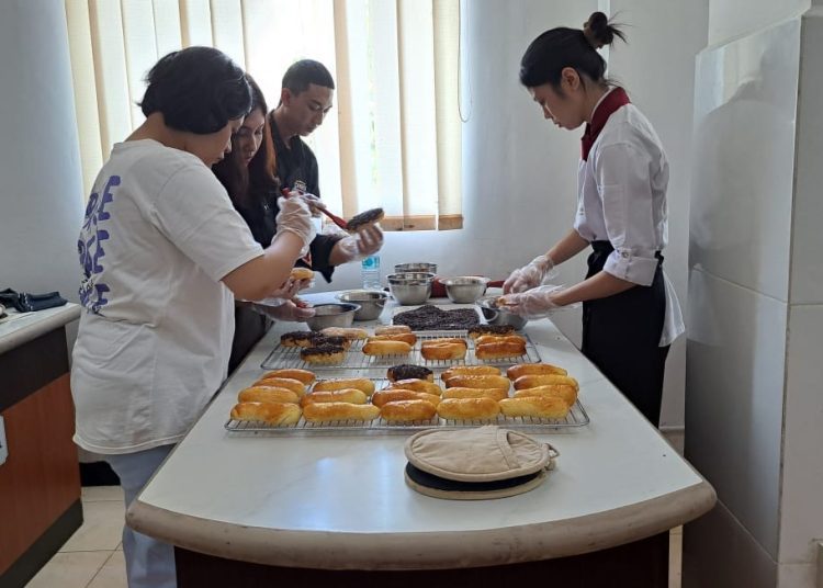 Pelatihan kewirausahaan di gedung Siola lantai dua yang digelar Dinkopdag Pemkot Surabaya.