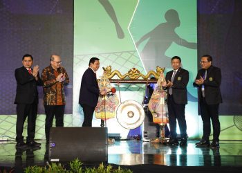 Pembukaan Munas Persatuan Bulutangkis Seluruh Indonesia ke XXIV di Ballroom Grand Empire Palace Surabaya.