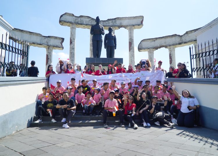 Kegiatan Corporate Social Resposibility Swiss-Belhotel International wilayah Jawa Timur di Tugu Pahlawan Surabaya dengan dihadiri anak-anak dari UPTD Kampung Anak Negeri dan Legiun Veteran Republik Indonesia.