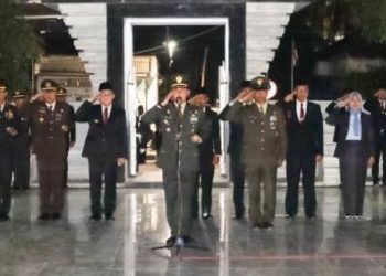Apel Kehormatan dan Renungan Suci di Taman Makam Pahlawan  Jalan KH. Hasyim Asy'ari Kota Bojonegoro.