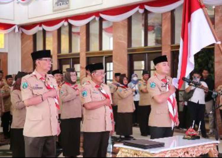 Pelantikan Eri Cahyadi sebagai Ketua Majelis Pembimbing Cabang Pramuka Kota Surabaya masa bakti 2021-2026, di lobby lantai 2 Balai Kota Surabaya.