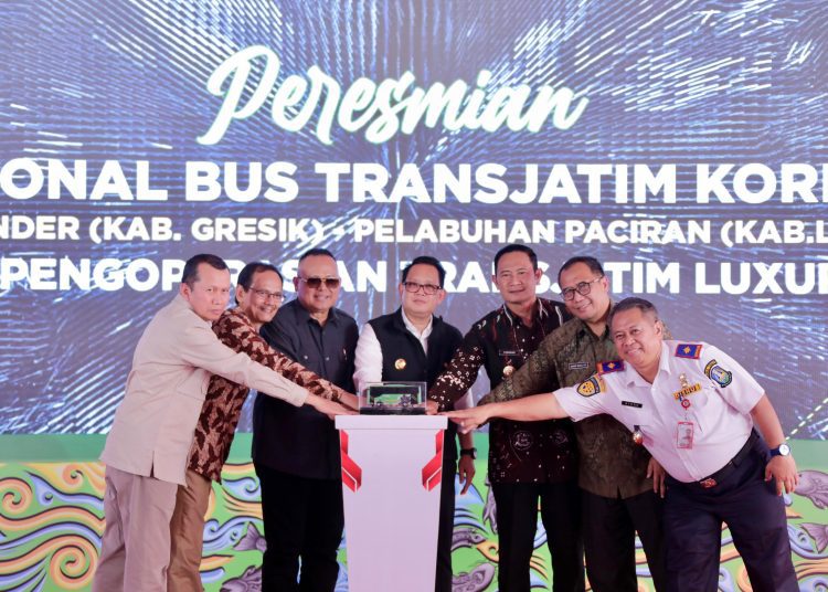 Launching Bus Trans Jatim Koridor IV rute Terminal Bunder Gresik - Pelabuhan Paciran Lamongan.
