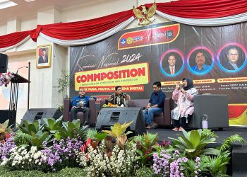 Seminar nasional bertajuk Communication Symposium and Convention di auditorium lantai 9 Gedung Kuliah Bersama UPN Veteran Jawa Timur.