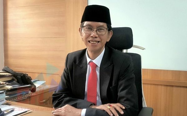 Ketua (sementara) DPRD Surabaya Adi Sutarwijono