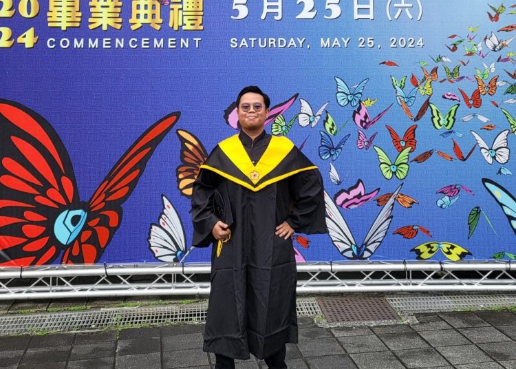 Hendy Gilang Syahputra saat mengikuti wisuda untuk gelar Master of Science di National Taiwan University of Science and Technology (NTUST), beberapa waktu lalu.