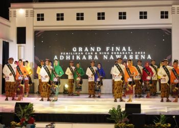 Gelaran Grand Final Pemilihan Duta Wisata Cak dan Ning Surabaya tahun 2024, di Plaza Internatio, Kota Lama Surabaya.