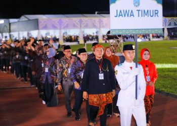 Kontingen Jawa Timur dalam pembukaan Musabaqah Tilawatil Quran tingkat nasional ke XXX tahun 2024 di GOR Kadrie Oening Sempaja Kota Samarinda, Kalimantan Timur.