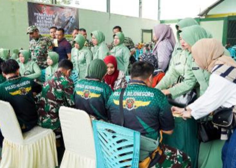 Bhakti kesehatan yang dilaksanakan di markas Kodim Bojonegoro.