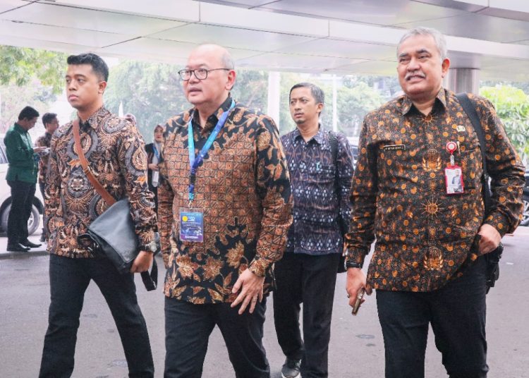 Pj Sekdaprov Jatim Bobby Soemiarsono menghadiri Rakornas Percepatan dan Perluasan Digitalisasi Daerah di Jakarta.