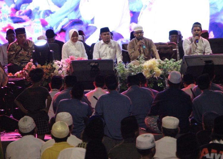 Tri Rismaharini dalam acara peringatan Maulid Nabi Muhammad SAW yang diselenggarakan oleh Aliansi Madura Indonesia.