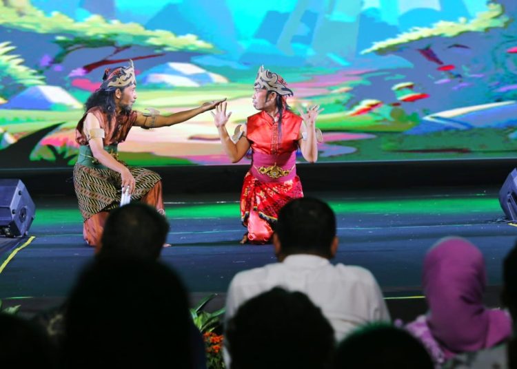 Pertunjukan ludruk di Plaza Internatio, Kota Lama. Acara ini bagian dari peringatan Hari Aksara Internasional tahun 2024.