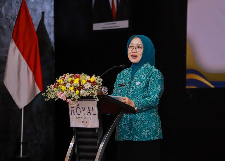 Pj Ketua Tim Penggerak PKK Jatim Isye Adhy Karyono