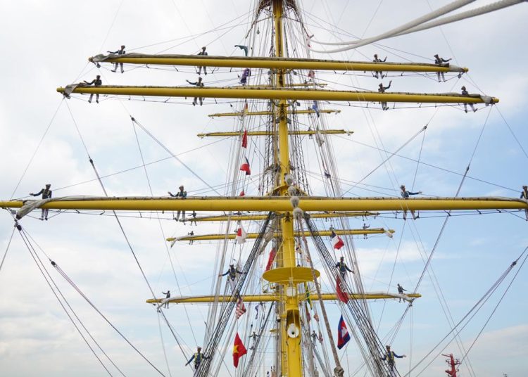 KRI Bima Suci meninggalkan Filipina menuju Balikpapan.