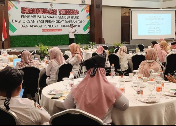 Bimbingan teknis Pengarusutamaan Gender bagi Organisasi Perangkat Daerah dan aparat penegak hukum di Hotel Eastern Bojonegoro.