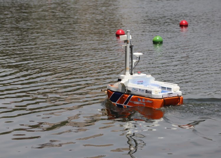 Kapal Nala Aegeus besutan tim Barunastra ITS saat menyelesaikan misi pada Kontes Kapal Indonesia 2024.